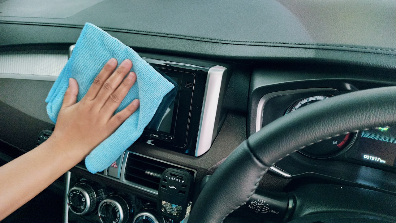 Top 10 Everyday Hacks To Keep Your Car Interior Clean – Phoenix E.O.D.